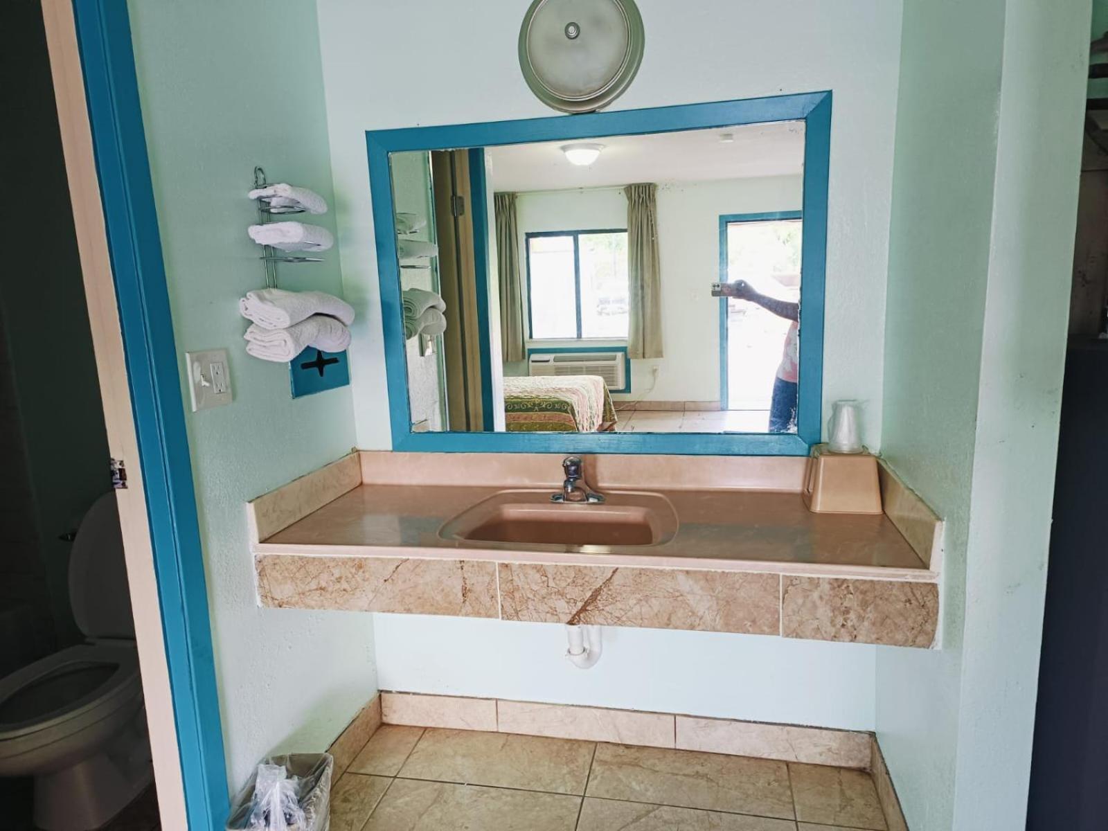 Budget Inn By Oyo Edinburg Hwy 281 Εξωτερικό φωτογραφία